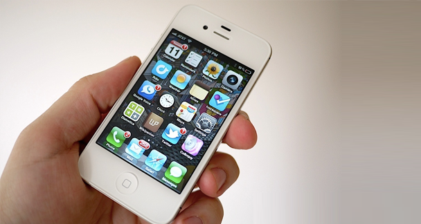 Apple iPhone 4S