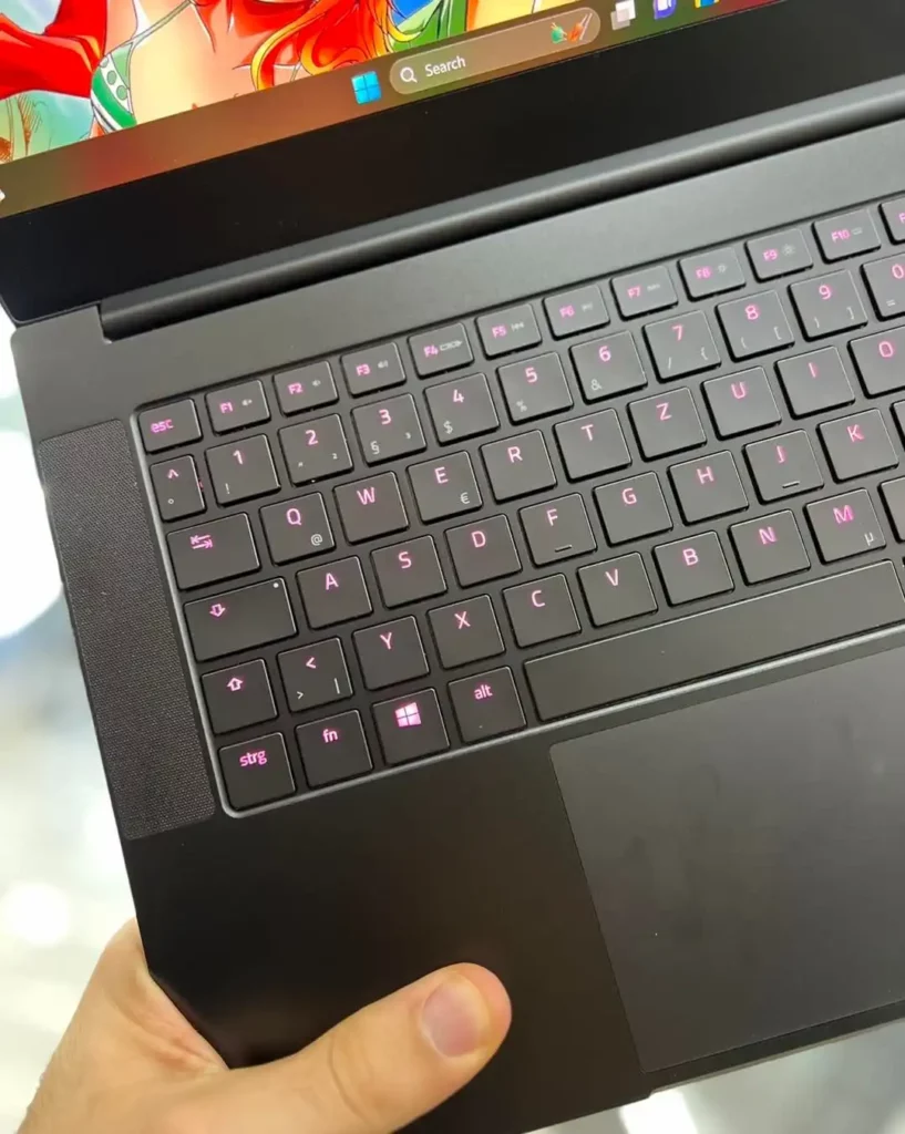 Razer Blade 14 2024 with Ryzen 9 and RTX 4000 Graphics 12 Razer-Blade-14
