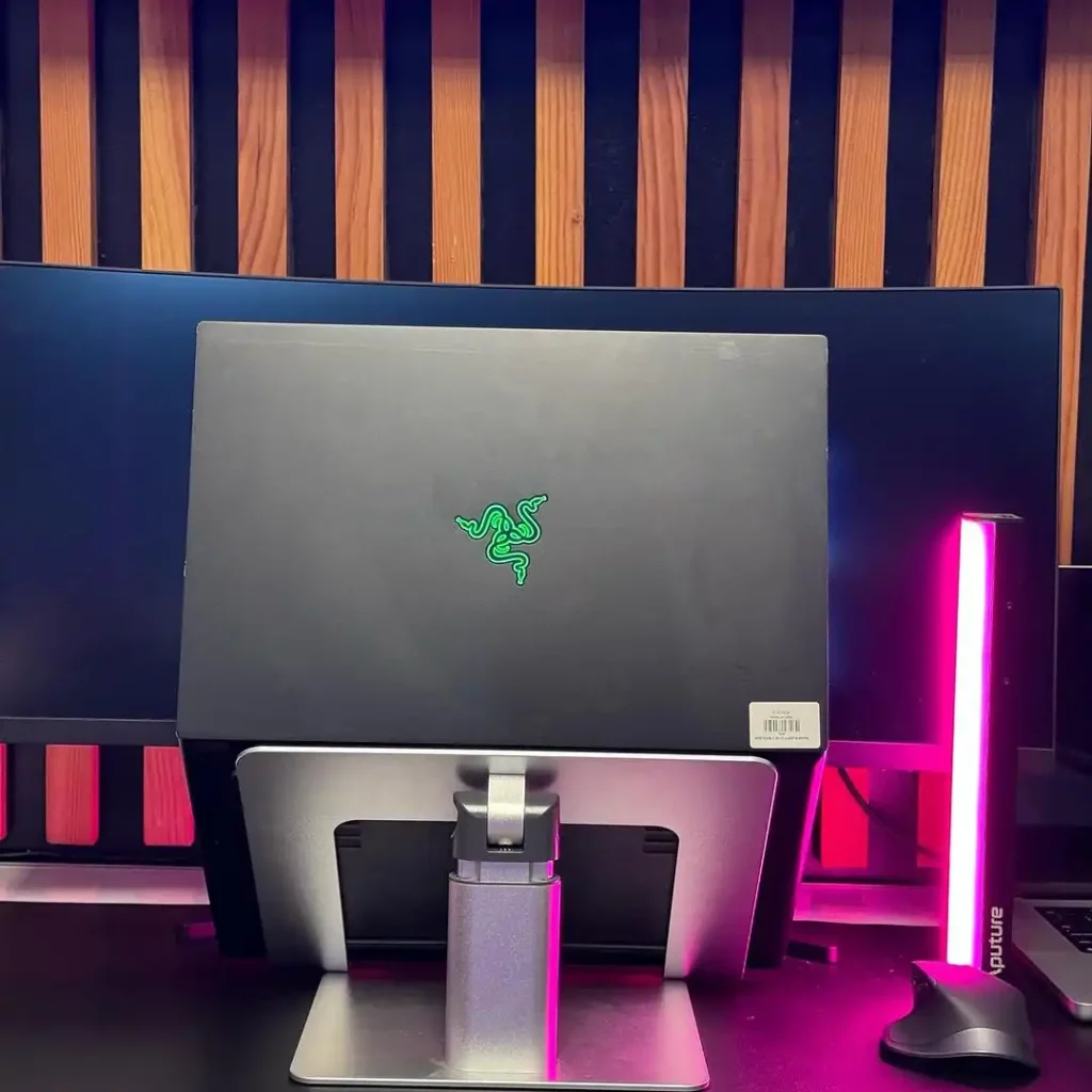 Razer Blade 14 2024 with Ryzen 9 and RTX 4000 Graphics 3 Razer-Blade-14