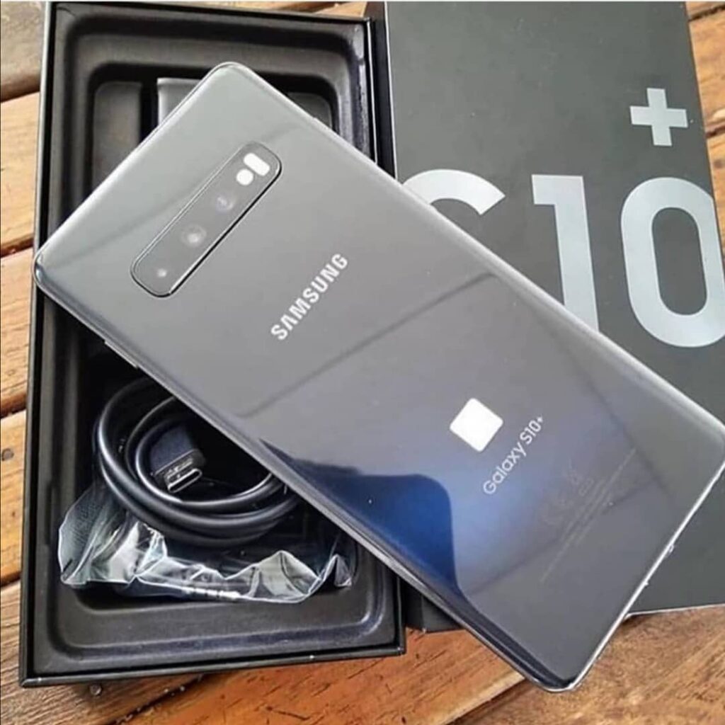 Samsung Galaxy S10 Review: Specs, Pros & Cons 2 Samsung Galaxy S10 1